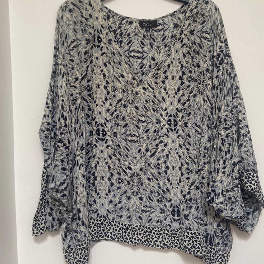 Tolani 3X 100%Silk , sold light vintage blouse , ,good/cond, grey/black O/P $150